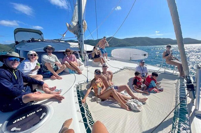 Catamaran Sail to Jost Van Dyke (Soggy Dollar Bar) - Boat feel: why the small group makes a difference