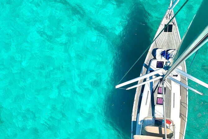Christmas Cove and Pizza Pi Happy Hour Sail Tour - Meet at American Yacht Harbor and Settle In Fast