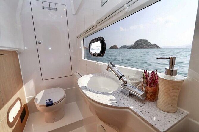 Half Day Luxury Catamaran Turtle Snorkel And Beach - Price and value: why $159 can feel fair for a half day
